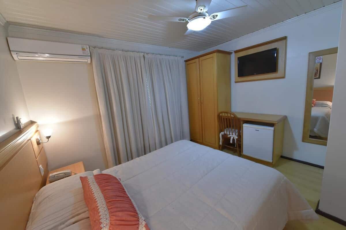 Minibar, mörkläggningsgardiner, strykjärn/strykbräda och gratis wi-fi