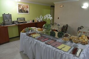 Free daily buffet breakfast - Hotel Alto da Serra (Canela)