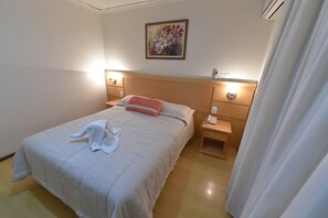 Standard Apartment | Minibar, blackout drapes, iron/ironing board, free WiFi - Hotel Alto da Serra (Canela)