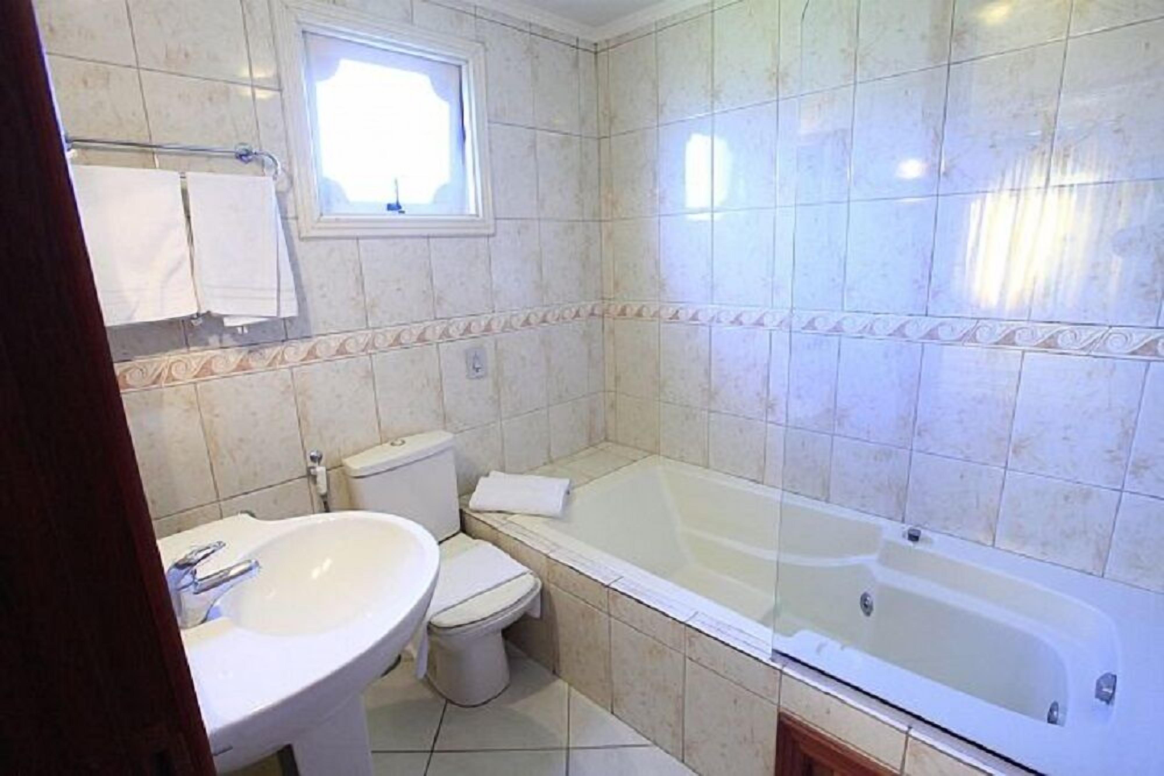 luxury apartment | bathroom | shower, free toiletries, towels
