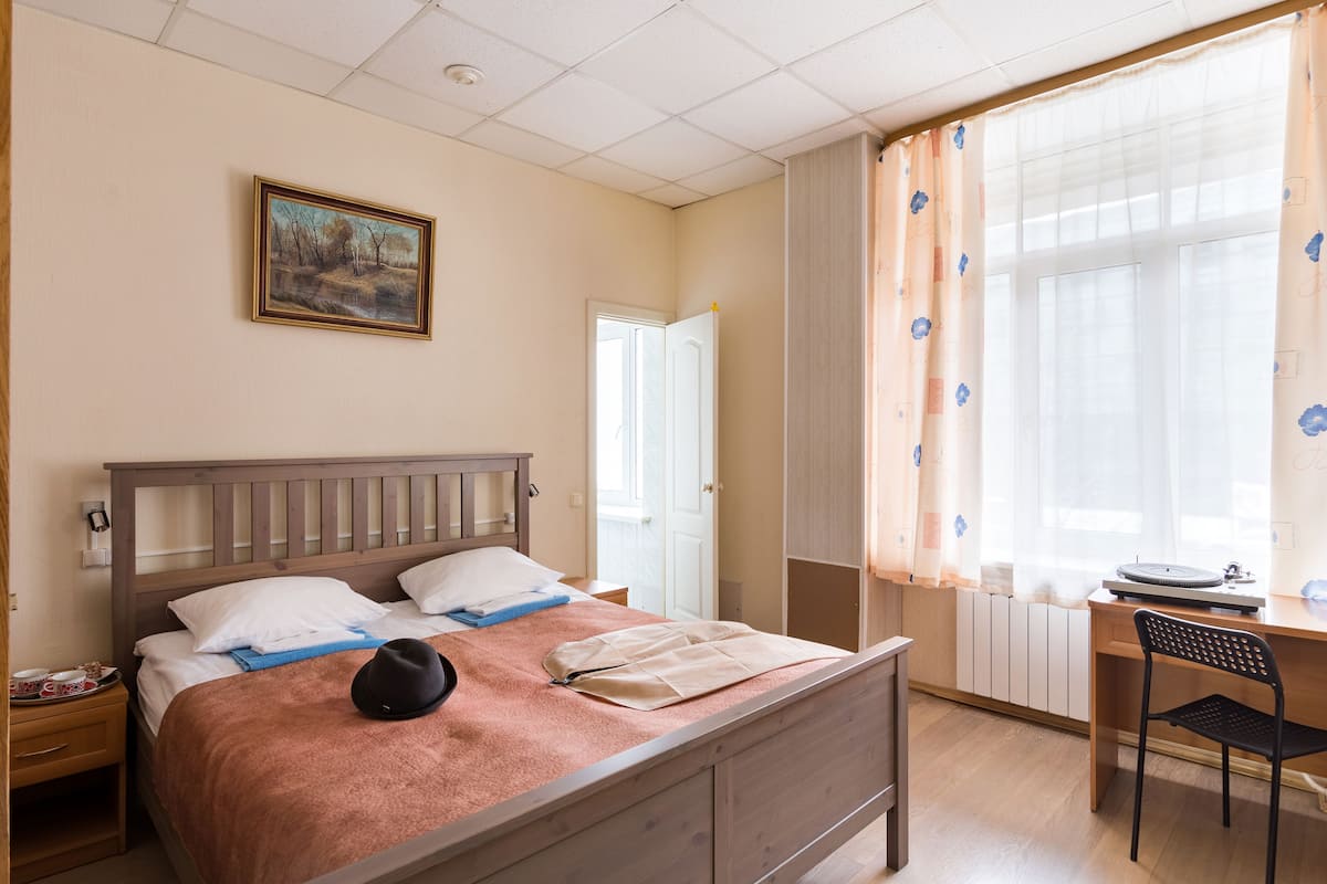 Superior Double Room | Desk, iron/ironing board, free WiFi, bed sheets