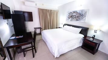 Double Room | In-room safe, desk, WiFi