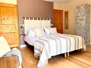 高級寢具、客房內保險箱、獨特裝潢、布置獨特