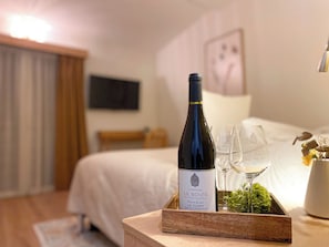 Premium bedding, in-room safe, individually decorated