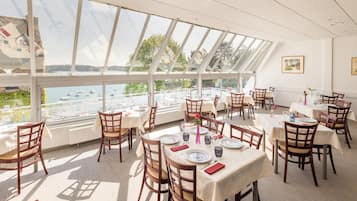 Dagelijks ontbijtbuffet (EUR 10 per persoon)