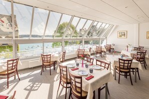 Daily continental breakfast for a fee - Hotel du Port et de l'Aven (Nevez)