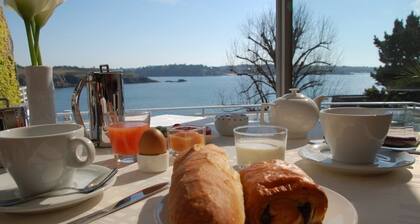 Hotel du Port et de l'Aven