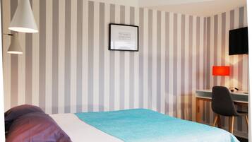 Double Room, Garden View | Desk, soundproofing, iron/ironing board, free WiFi