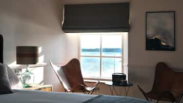 Cortinas blackout, insonorización y tabla de planchar con plancha