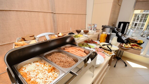 Daily cooked-to-order breakfast for a fee - City Hotel (Batumi)