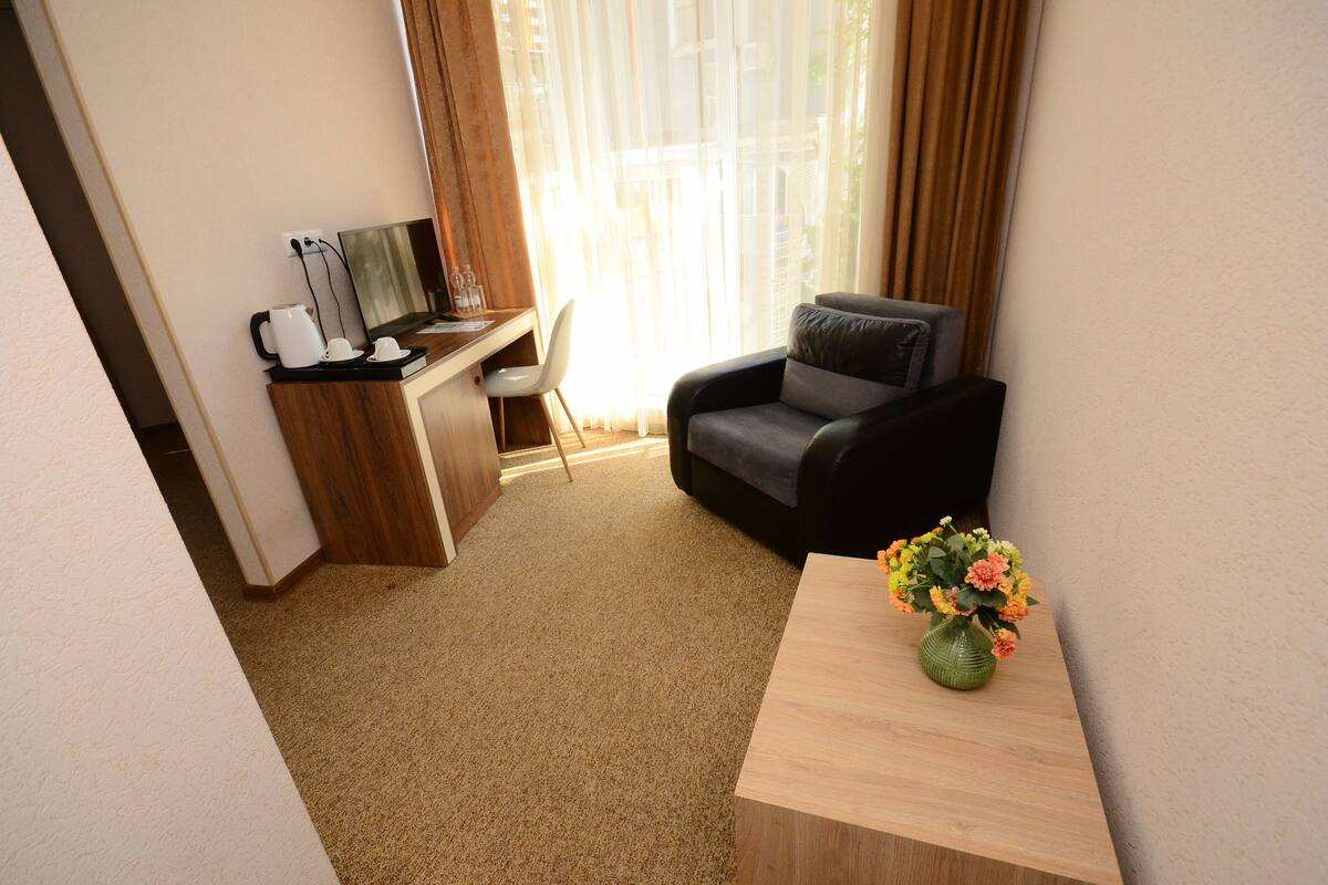 Deluxe Suite | In-room dining