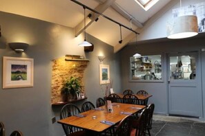 Restaurant - The George Inn (Wells)