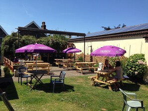 Garden - The George Inn (Wells)