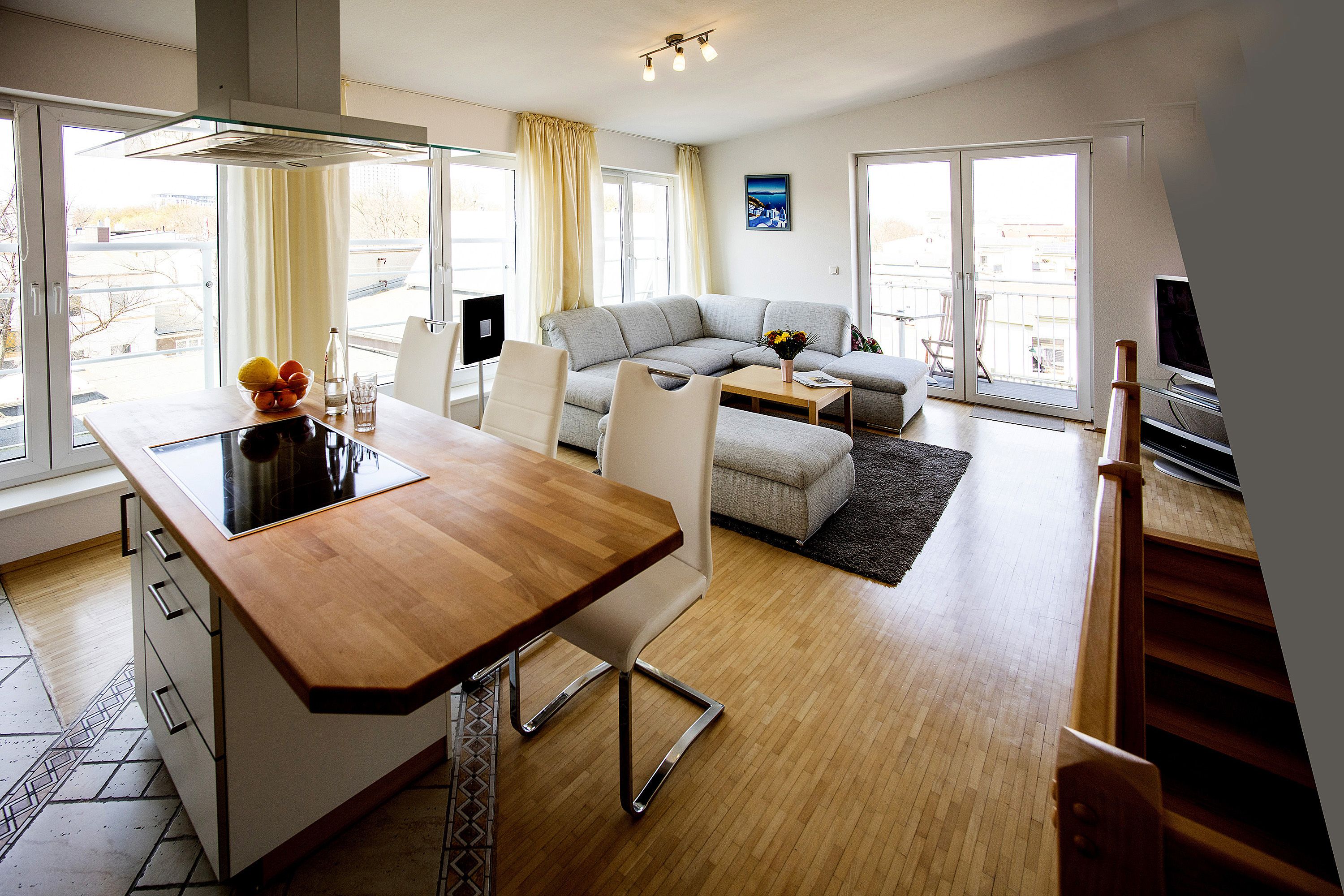 Deluxe-Apartment, Balkon | Eigene Küche | Großer Kühlschrank, Mikrowelle, Ofen, Herdplatte