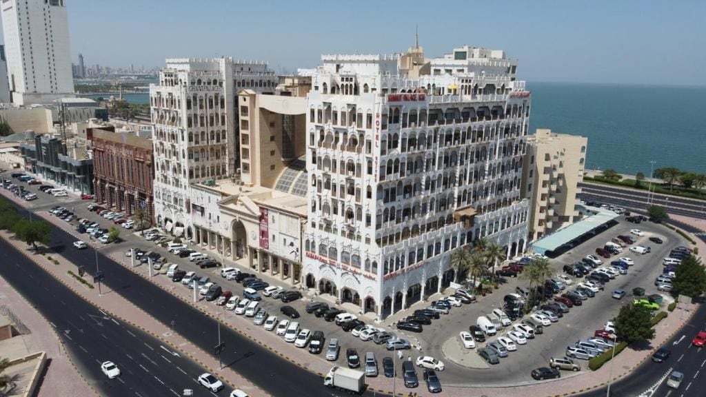 المنشأة من الخارج