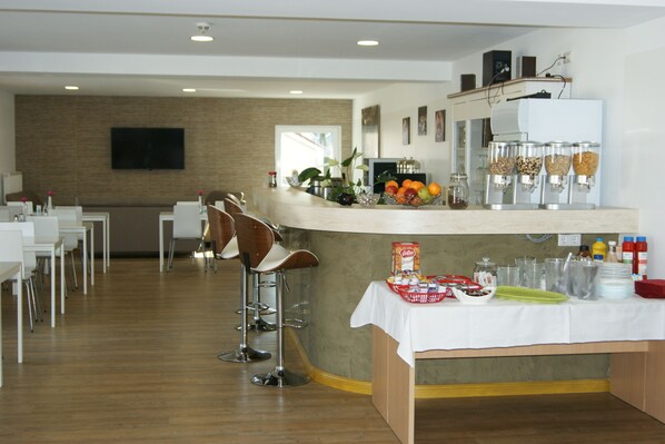 Free daily continental breakfast - Hotel am Rathaus (Muenster)