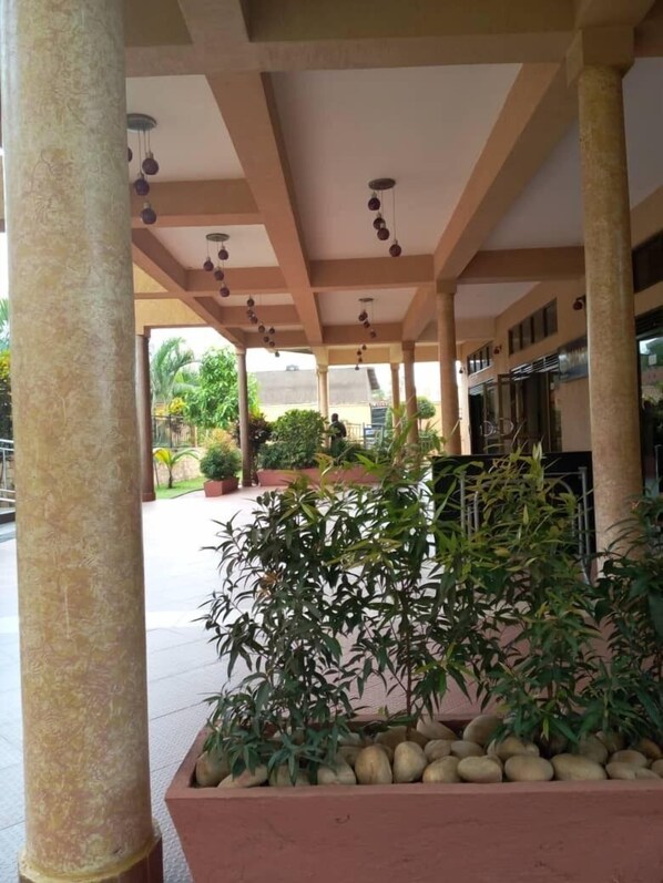 Porch - Abba Hotel (Kampala)