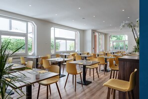 Free daily continental breakfast - Hotel Riva (Alassio)