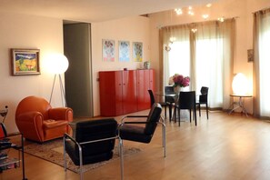 Double Room, Private Bathroom | Bahagian dalam