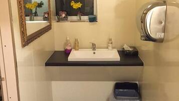 Shower, free toiletries, hair dryer, towels