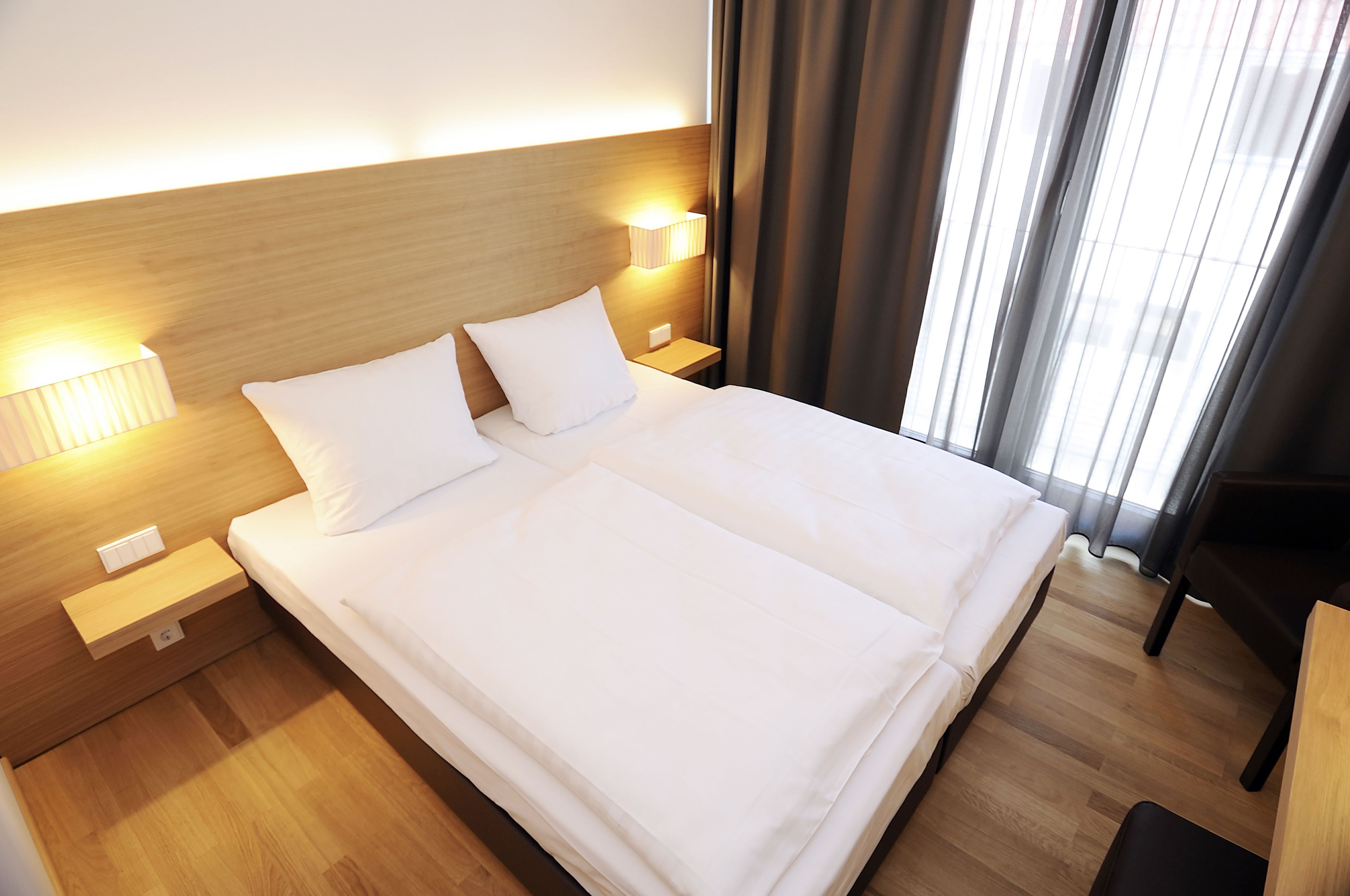 Ropa de cama hipoalergénica y minibar 
