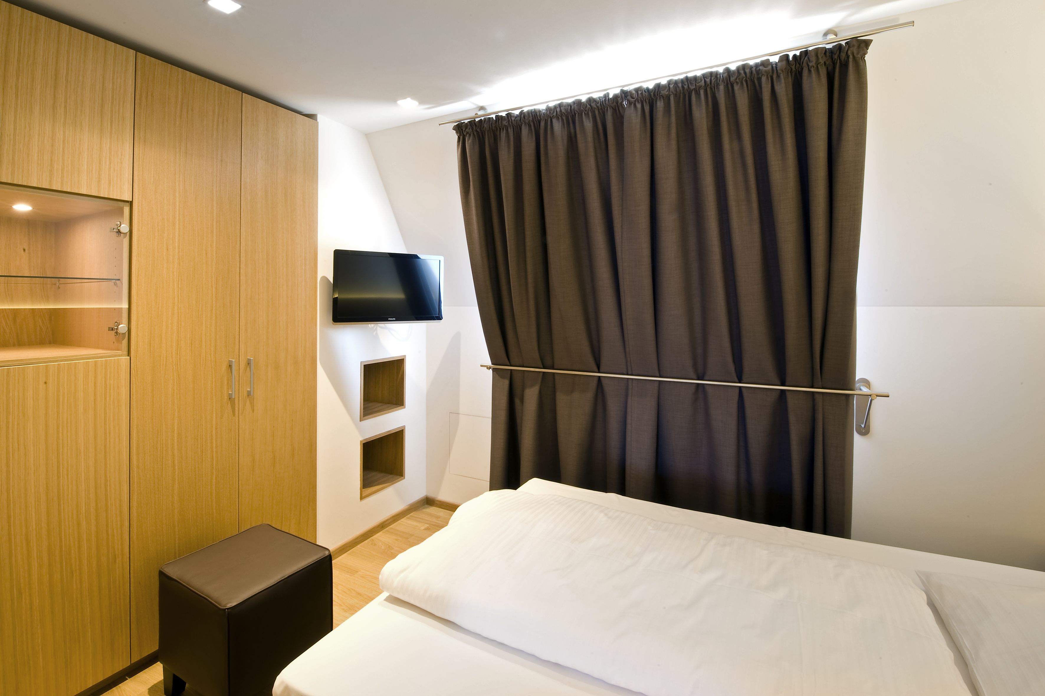 junior suite, 2 bedrooms | 1 bedroom, hypo-allergenic bedding, minibar, in-room safe