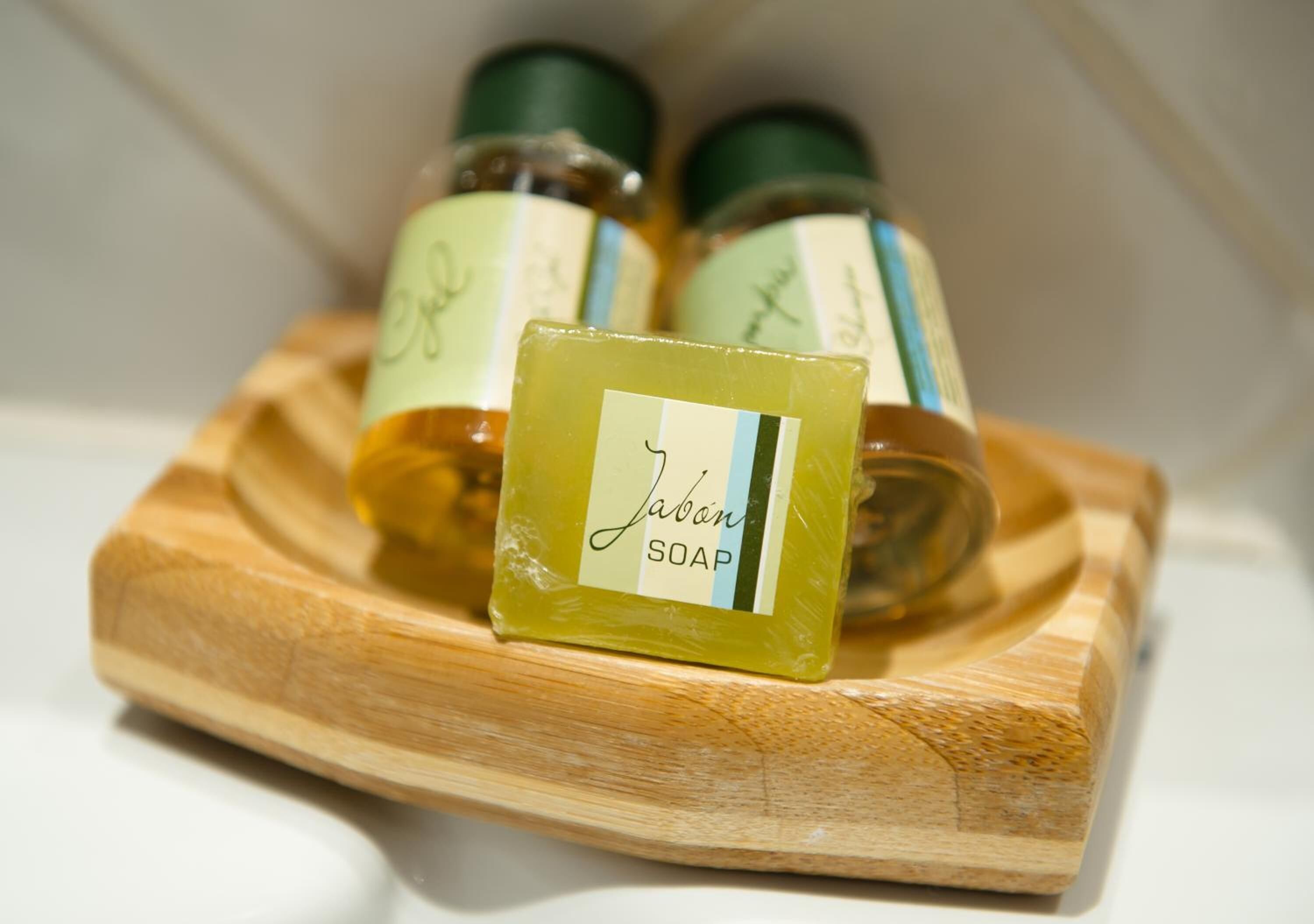 shower, free toiletries, towels