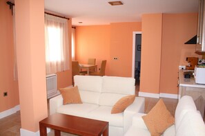 Flat-screen TV - Aparthotel Capitolina (Merida)