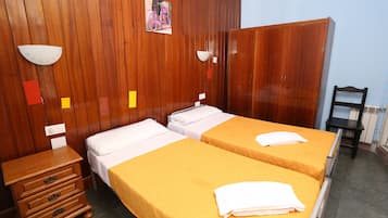 Twin Room (Interior) | Free WiFi