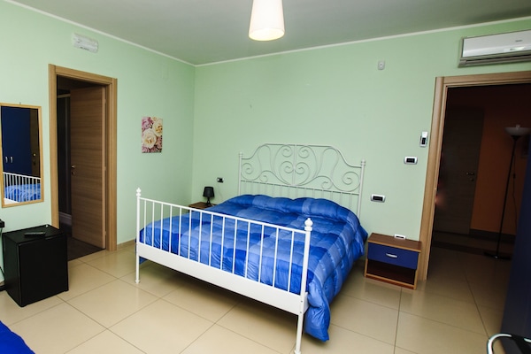 Minibar, desk, free WiFi, bed sheets