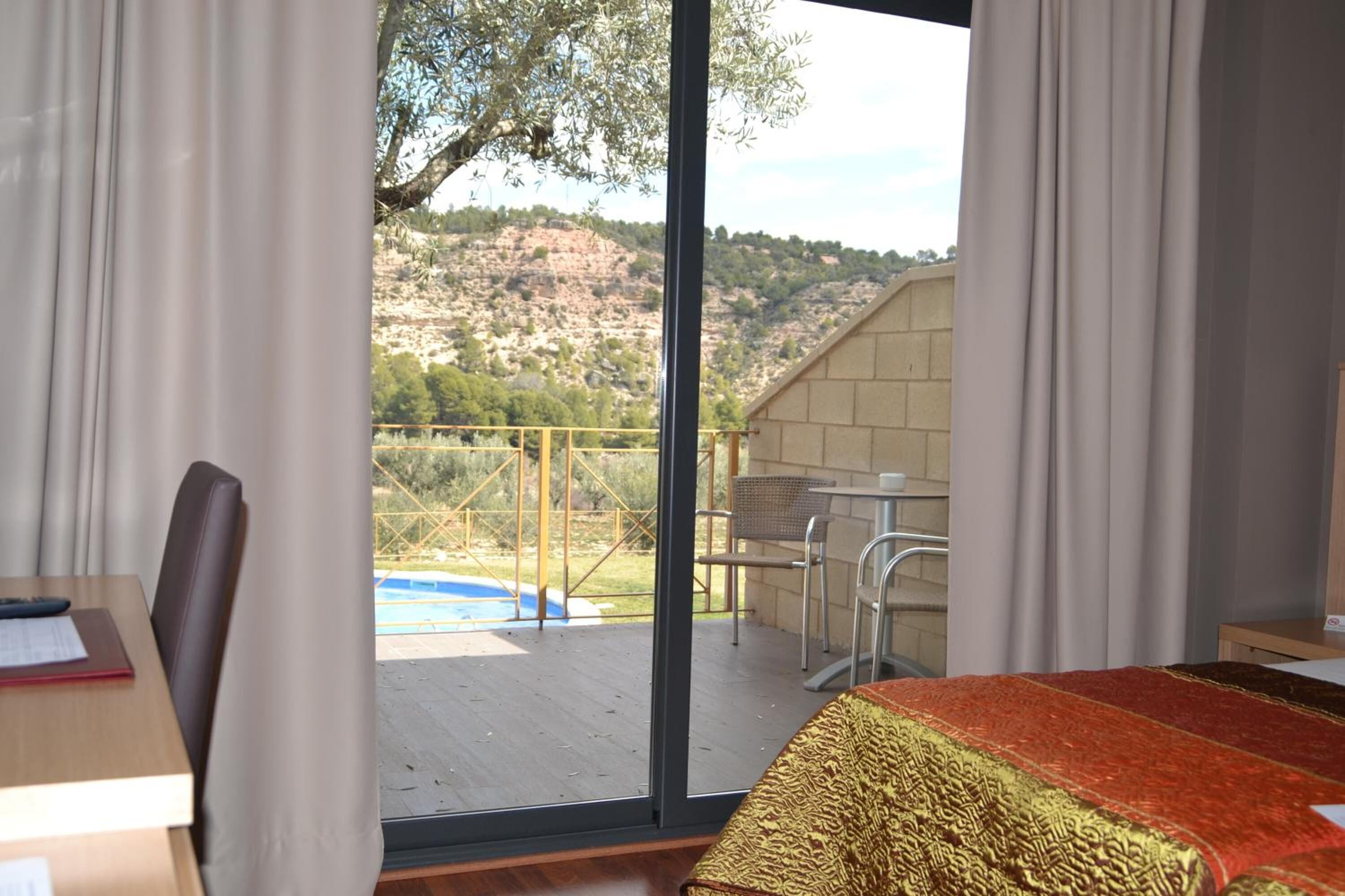 Een minibar, een kluis op de kamer, individueel gedecoreerd