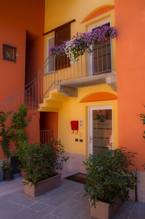Property entrance - Bel Sorriso Varese - Dormire Felice Rooms & Apartments (Varese)