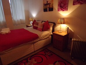 1 chambre, bureau, fer et planche à repasser, Wi-Fi gratuit