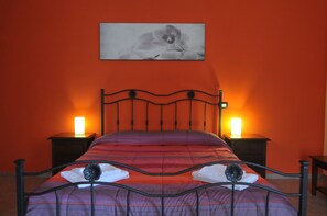 Minibar, desk, free WiFi, bed sheets