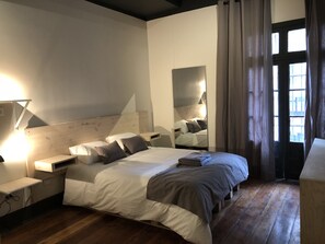 Chambre Double Supérieure, 1 lit double, salle de bains privée