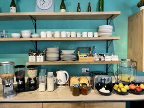 Petit déjeuner continental (5 USD par personne)