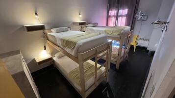 标准宿舍, 男女混合宿舍, 公共浴室 | 1 多间卧室、遮光窗帘、熨斗/熨衣板、免费 WiFi