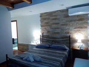 Habitación doble, vistas al jardín | Cunas o camas infantiles (de pago), camas supletorias, wifi gratis