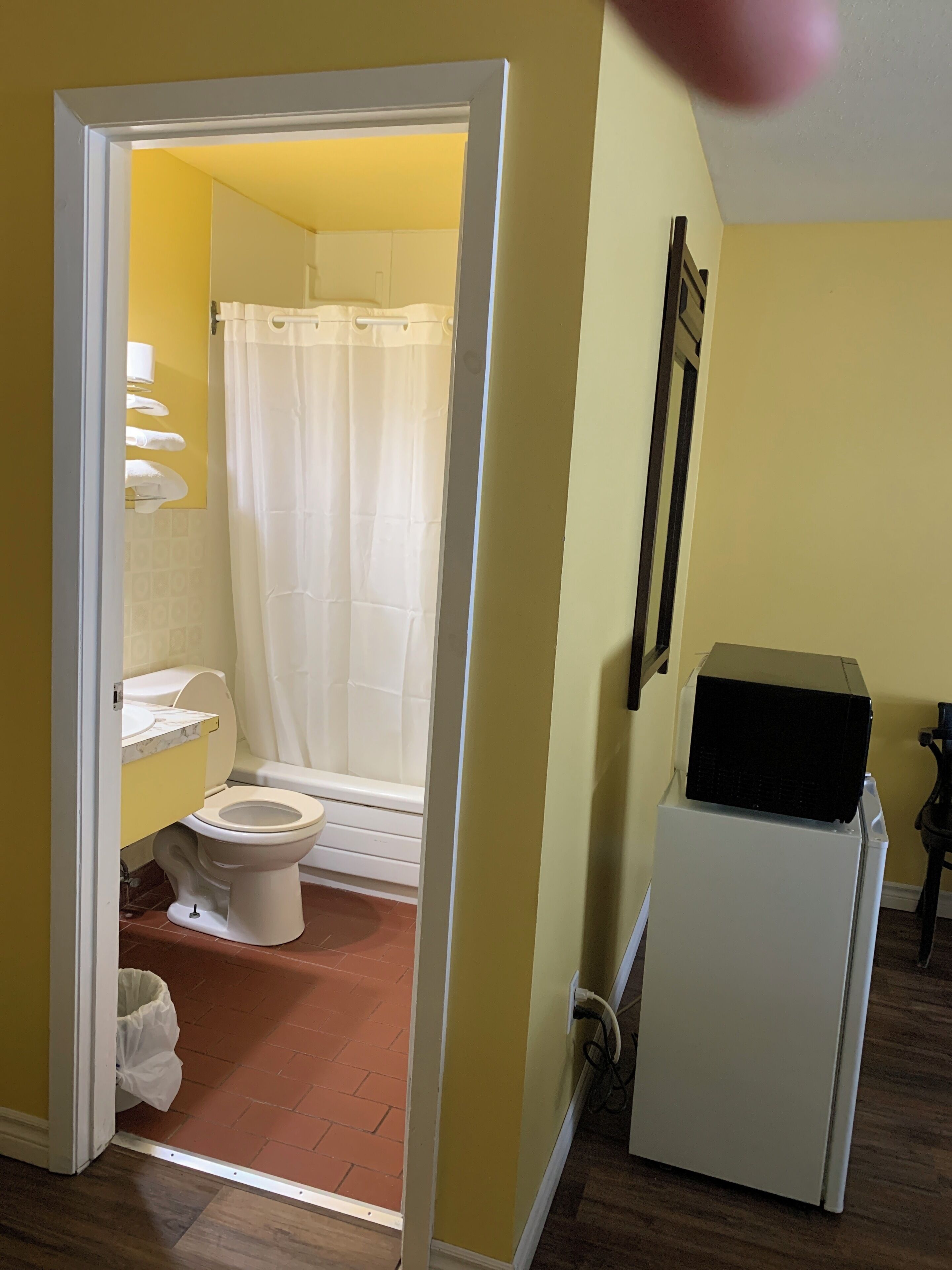 Bureau, Wi-Fi gratuit, draps fournis