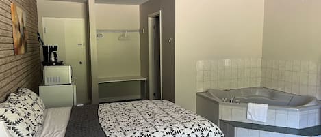 标准房, 1 张特大床 | 办公桌、免费 WiFi、床单