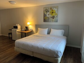 标准房, 1 张特大床 | 办公桌、免费 WiFi、床单