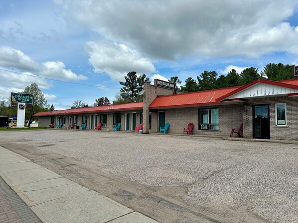 Front of property - Spanish River Inn (Spanish)