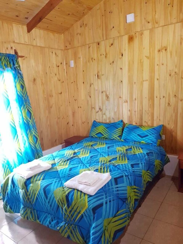 1 bedroom, desk, rollaway beds, free WiFi