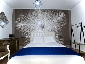 Deluxe Suite, 1 Bedroom, Hot Tub, Garden View | Premium bedding, down comforters, Tempur-Pedic beds, in-room safe - Magical in the Galilee (Qiryat Shemona)