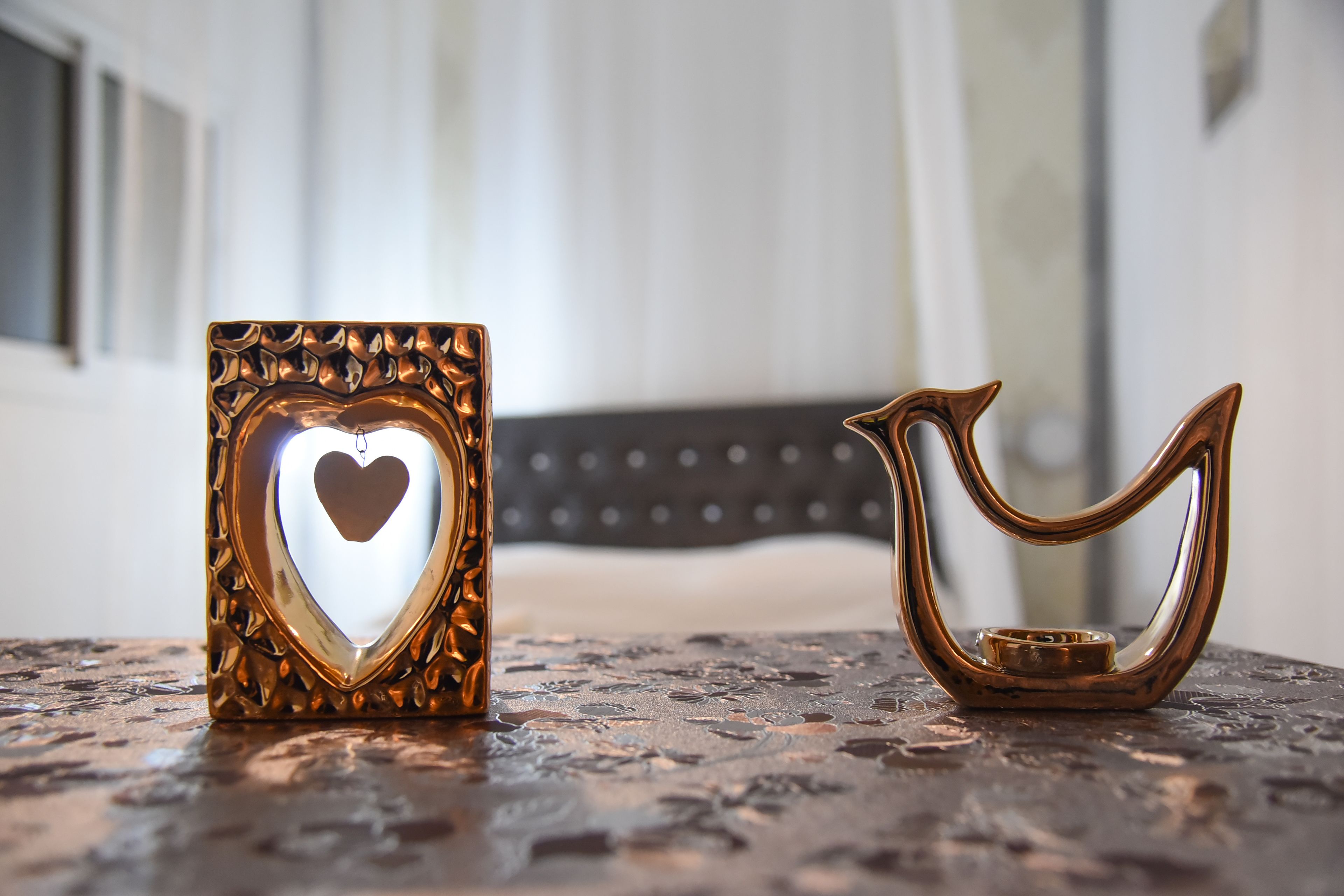 2 bedrooms, premium bedding, down duvets, tempur-pedic beds