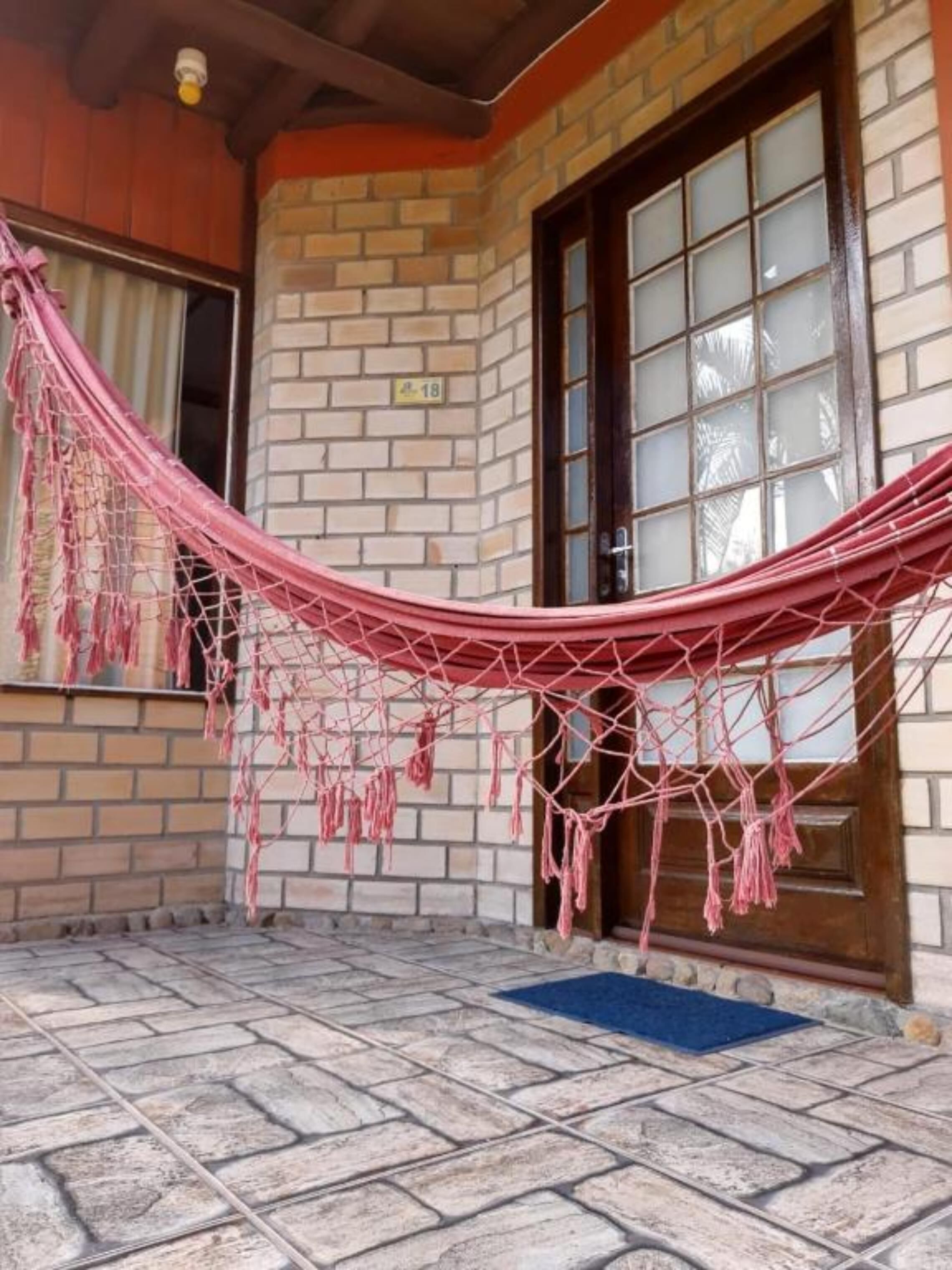 Suite, planta baja | Cortinas opacas, wifi gratis, ropa de cama