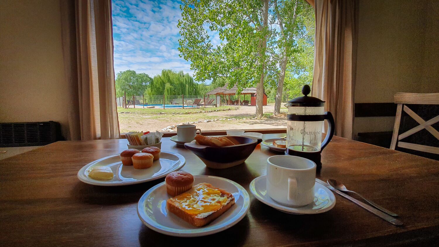 Bungalow Comfort, 2 kamar tidur, pemandangan kolam renang | Area keluarga | TV layar datar