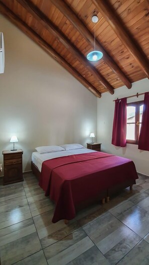 Bungalow Confort, 2 habitaciones, vistas a la piscina | 2 dormitorios, colchones Select Comfort, mobiliario individual
