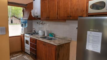 Refrigerador, horno, placa de cocina, cafetera/tetera