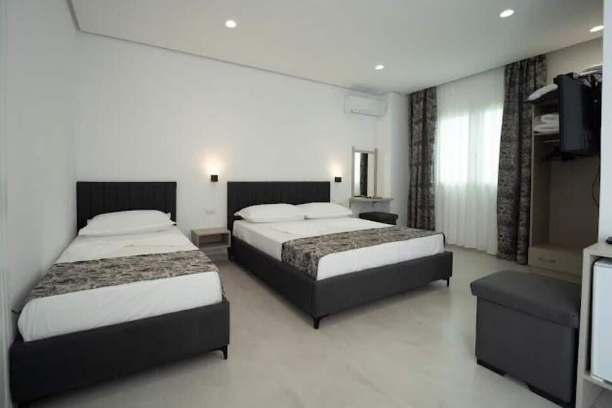 Deluxe Room | Free WiFi, bed sheets